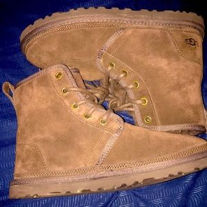 UGG BOOTS KIDS SIZE 5